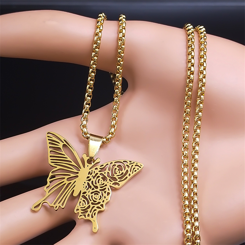 قلادة بتصميم فراشة وردة جمالية - مراجعة Butterfly Clasp Deployant وسعره