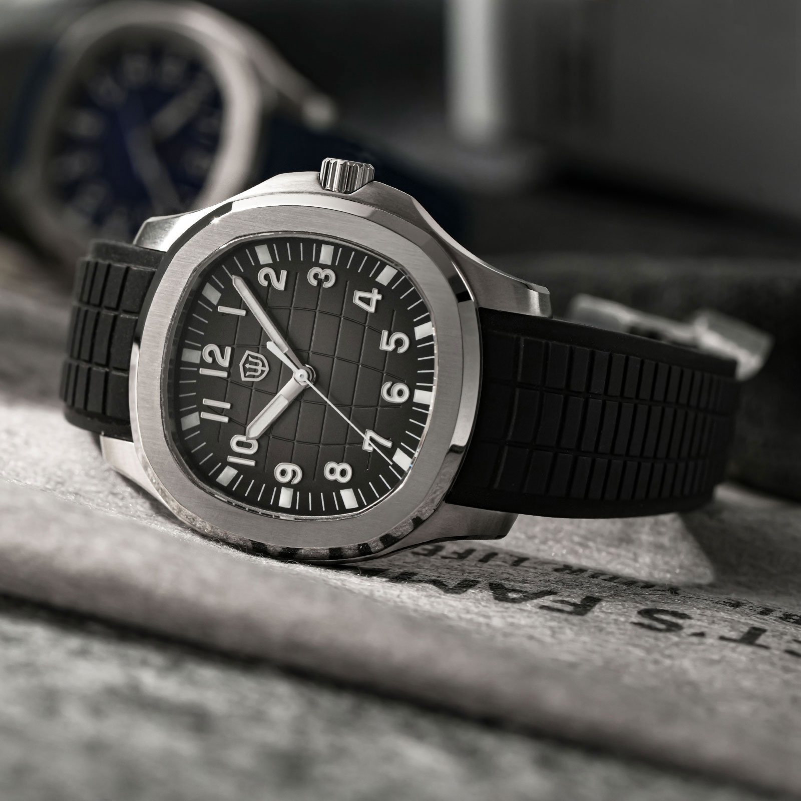 ساعة غوص للرجال من Watchdives  - مراجعة Rolex Watch Submariner وسعره