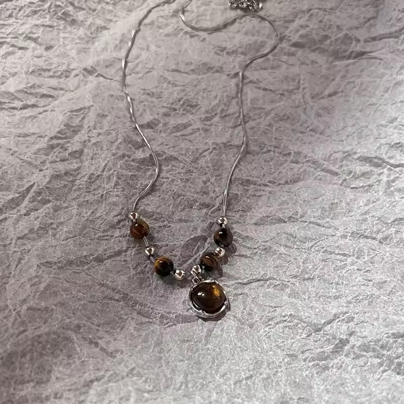 مجموعة قلادات بوهو من حجر عين  - مراجعة Butterfly Clasp Deployant وسعره
